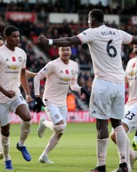  曼联防线失误连连，纽卡斯尔三球完胜红魔  